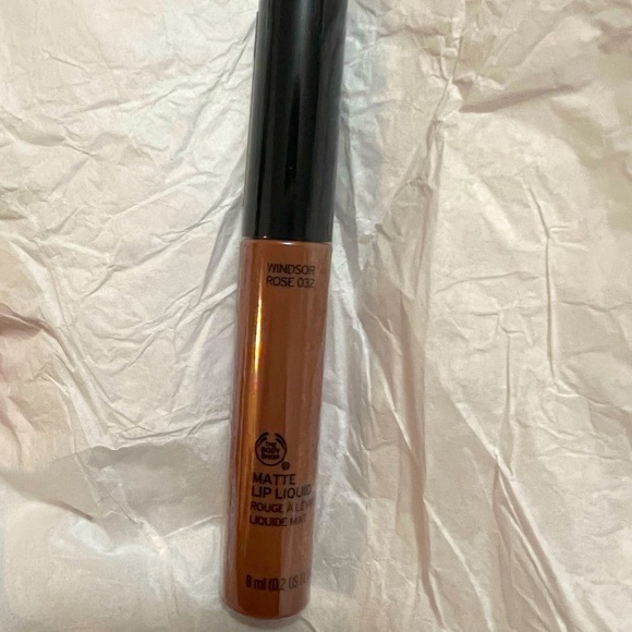 Brand new sealed Body Shop lip colors - Picture 3 of 3